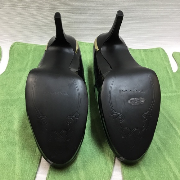 Beautiful Black Patent Heels by Tahiti. - Picture 6 of 6